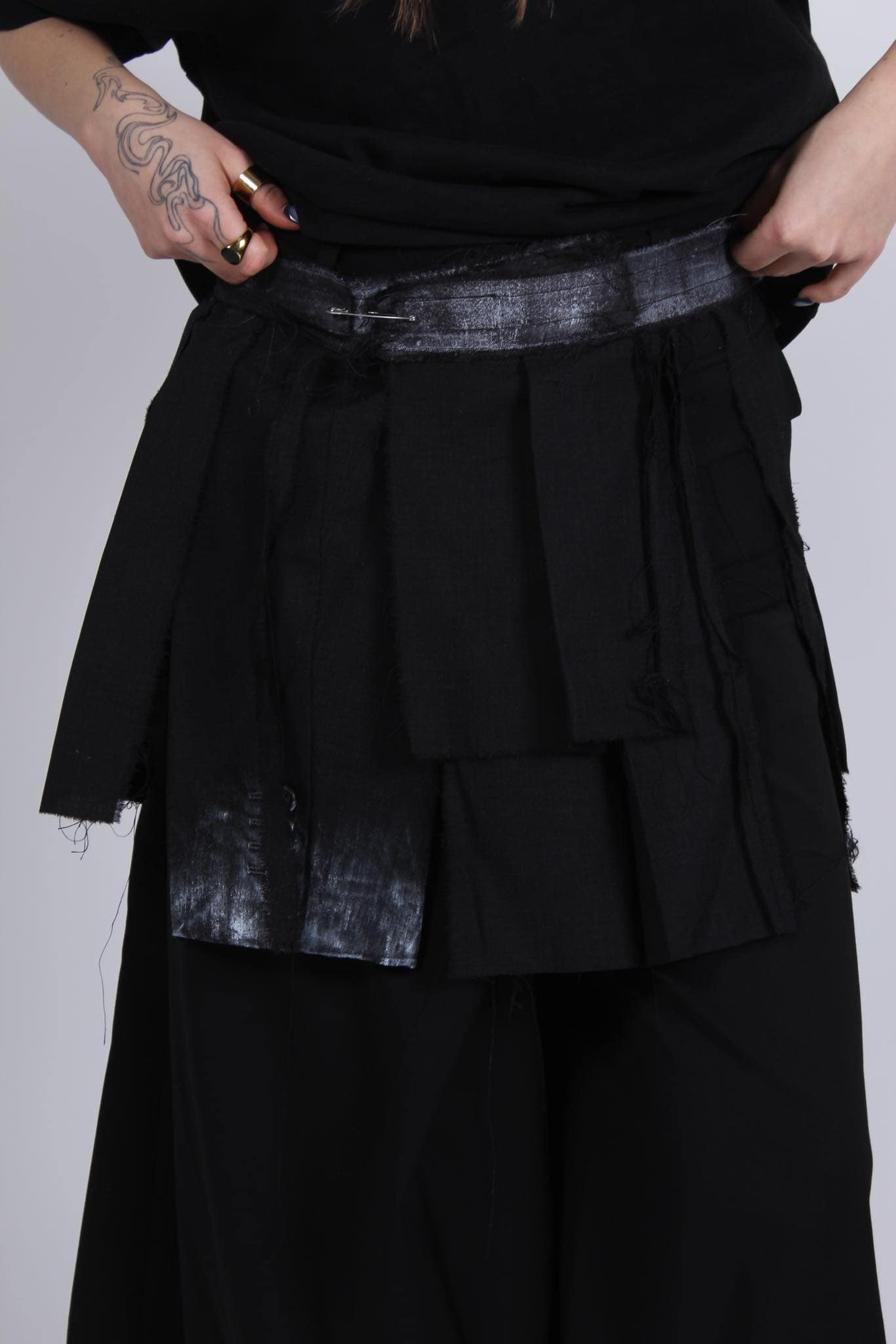 BLACK DENIM SKIRT